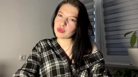 Sarah online show from February 14, 2:41 pm