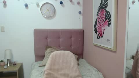 Lanna online show from April 15, 1:55 pm