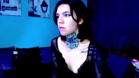 LANNIE   online show from February 7, 2:10 pm