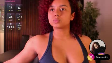 Snapshot of lara_jones_ chatting on October 20, 7:50 pm Lara online show from October 20, 7:50 pm