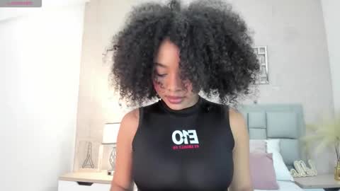 lara_spaark online show from January 18, 11:39 am