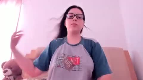 lara online show from April 11, 4:10 pm