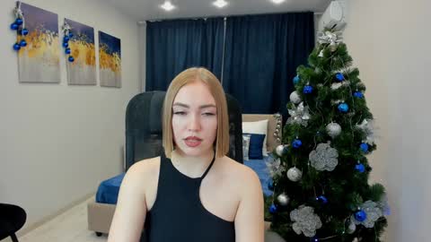 larakrein online show from December 22, 7:42 pm