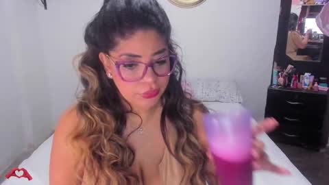 laris_park online show from November 29, 5:33 am