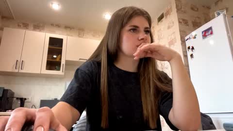 Snapshot of larrainewildenberg chatting on October 8, 1:04 pm I am Jane ntmu Lets hit 10 Thumbs Up together online show from October 8, 1:04 pm