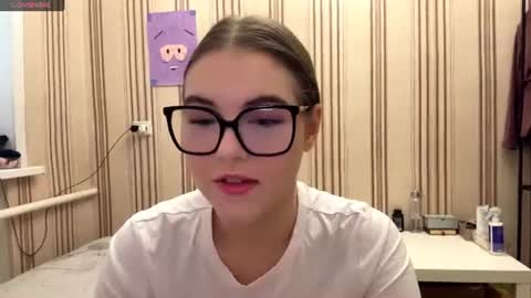Mia online show from July 23, 7:27 am