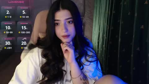 miiiiiiaaaa online show from May 7, 5:38 pm