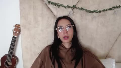 Laura online show from May 15, 3:54 am