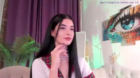 Laura online show from June 17, 8:54 pm