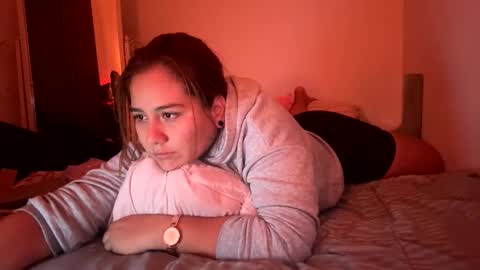 laura online show from April 6, 3:17 am