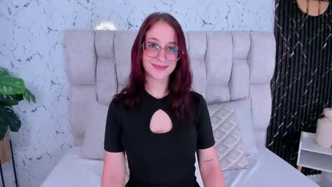 LauraIvy online show from November 22, 1:14 pm