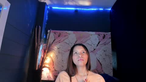 laura_serena online show from April 20, 11:35 am