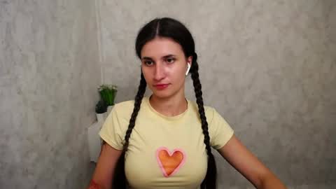 Laura online show from June 24, 11:53 am