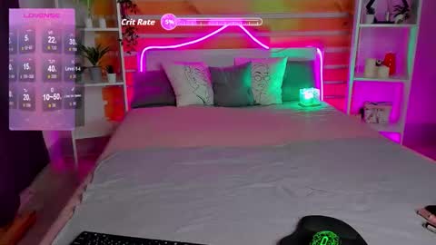 Laura online show from October 19, 1:40 am