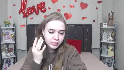 LauraHlot online show from March 4, 6:31 am