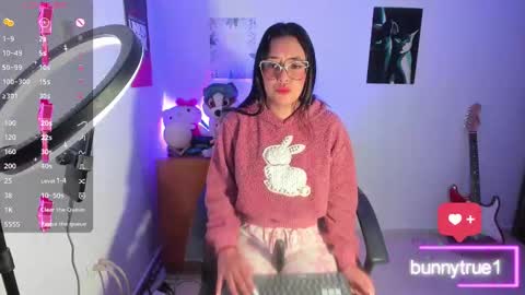 lauraohana online show from March 12, 8:30 am