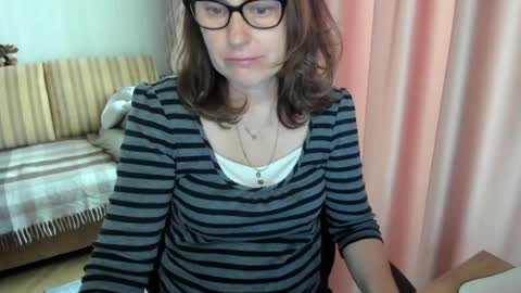 Lauraoven1 online show from May 3, 2:20 pm