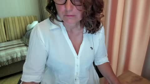 Lauraoven1 online show from July 17, 7:13 am