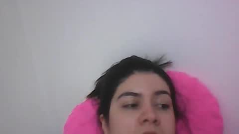 lauratobon6 online show from June 17, 6:48 am