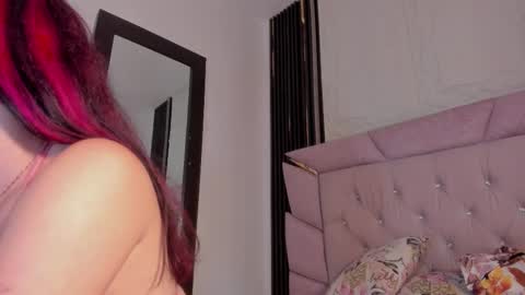 Laurem online show from February 4, 7:50 pm