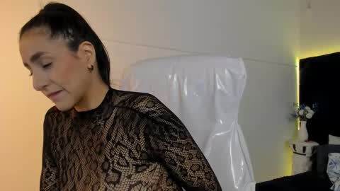 Lauren online show from February 19, 7:02 pm