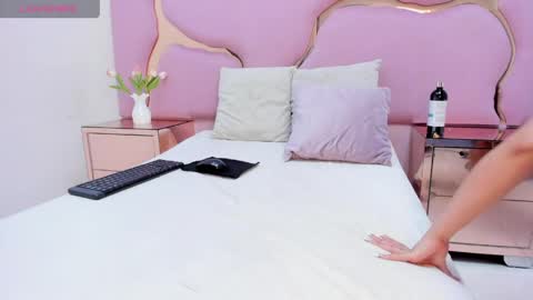 laurendpink online show from June 3, 2:33 pm