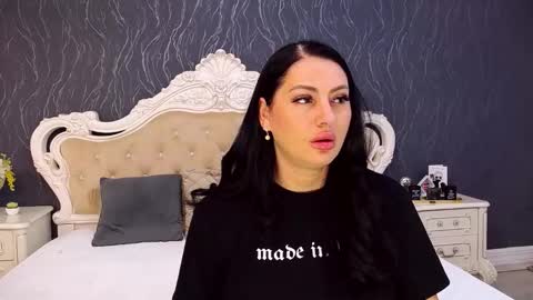 Laura online show from November 5, 7:46 am