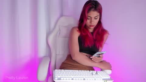 laurenn__1 online show from April 16, 2:34 am