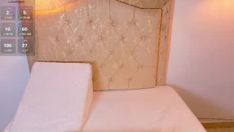 laurenn_smitth online show from April 13, 1:12 pm