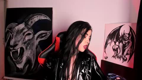 Snapshot of laurenrousexx chatting on October 23, 4:40 am LAUREN INDEPENDENT MODEL HELP ME REACH 100 LIKES PLS online show from October 23, 4:40 am