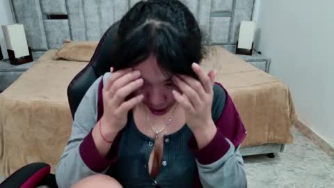 laurent online show from April 11, 6:30 am