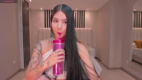 Lau  online show from November 11, 3:46 am