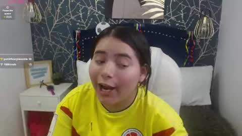 laura  online show from June 17, 8:32 pm