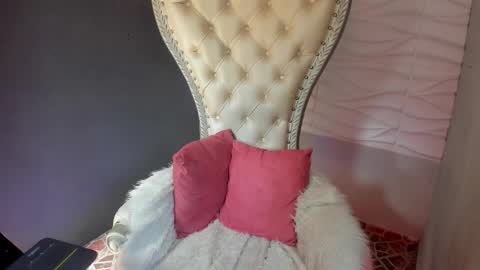 Layla online show from March 28, 7:24 pm