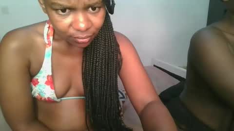 layla_cutiee online show from March 1, 7:57 pm