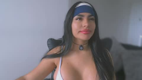 Layla online show from May 15, 6:21 pm