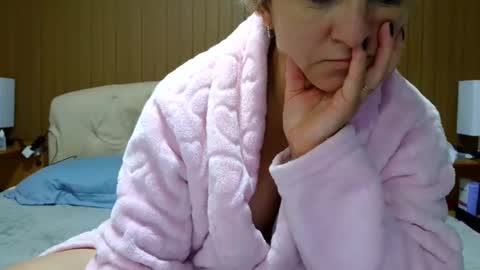 kelly online show from October 30, 12:24 am