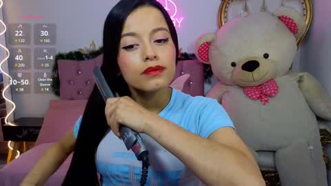 Snapshot of laylafoxy_tay chatting on December 31, 11:20 am laylafoxy_tay online show from December 31, 11:20 am