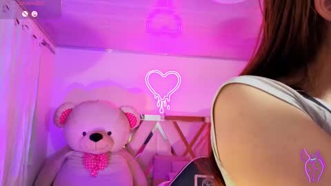 Snapshot of laylafoxy_tay chatting on September 15, 3:48 am laylafoxy_tay online show from September 15, 3:48 am