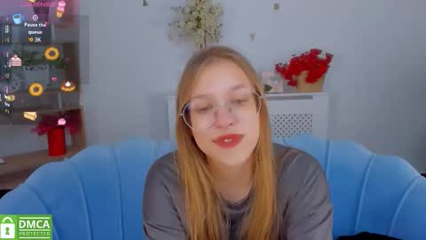 layriantavee online show from September 27, 7:37 am