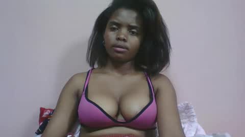 lea96546 online show from April 8, 5:37 pm