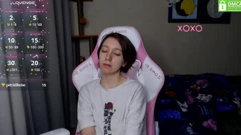 Snapshot of leah__gotty chatting on December 3, 3:22 pm Leah  Gotty online show from December 3, 3:22 pm