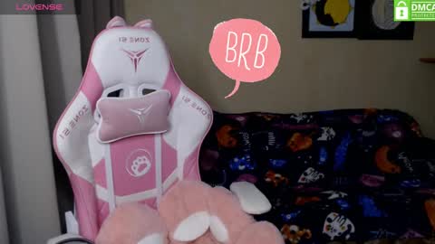 Snapshot of leah__gotty chatting on December 10, 2:28 pm Leah  Gotty online show from December 10, 2:28 pm