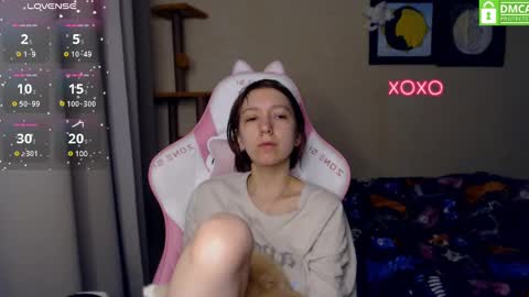 Snapshot of leah__gotty chatting on December 6, 2:28 pm Leah  Gotty online show from December 6, 2:28 pm