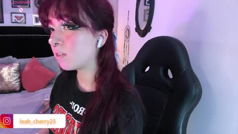 Leah online show from May 11, 9:23 pm
