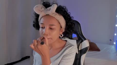 leahaltomm online show from February 12, 10:35 am