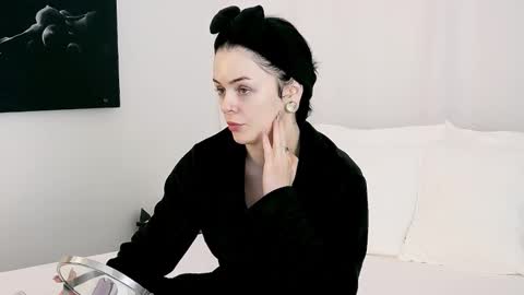 Leah online show from October 13, 10:51 am