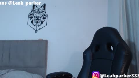 leahparker33 online show from February 14, 3:08 am