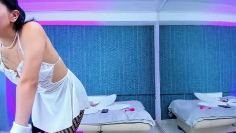 leamoreau__ online show from January 15, 3:01 am