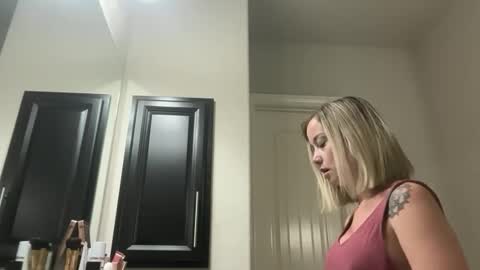 leanneluxecouple online show from November 5, 11:26 am